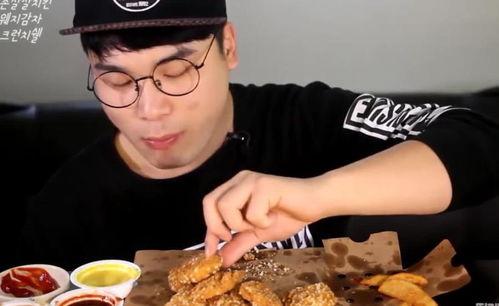 娱乐吃瓜酱抓鸡视频,揭秘网红美食背后的趣味故事  第2张